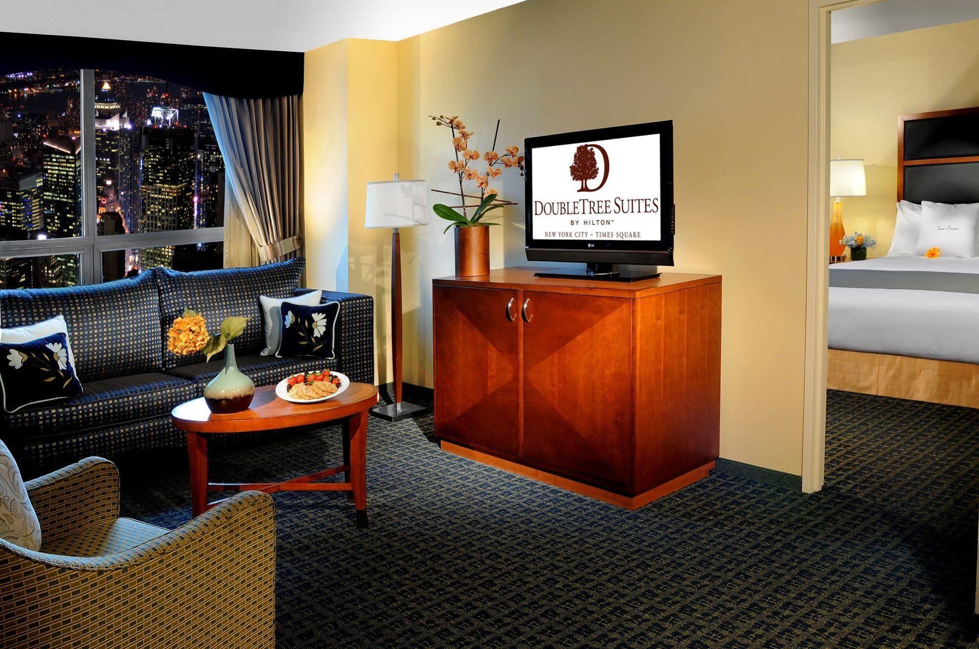 Doubletree Suites By Hilton Nyc - Times Square Νέα Υόρκη Δωμάτιο φωτογραφία